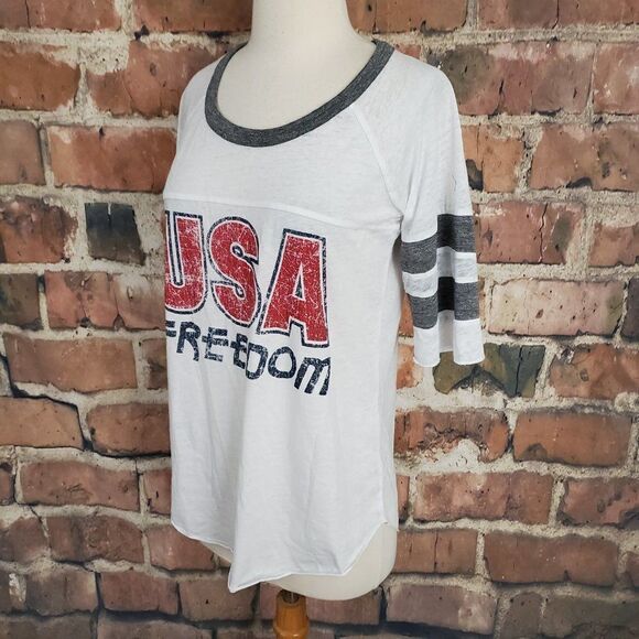 CHASER USA Freedom Tee Shirt Top Small - New with Tags (NWT) - Picture 4 of 7